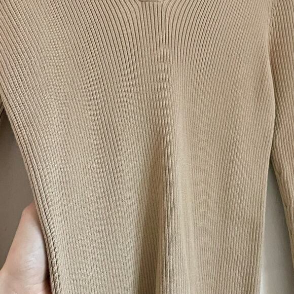 Bay Studio – 90s Y2K Tan Rib Knit V-Neck Pullover Sweater - Picture 5 of 7